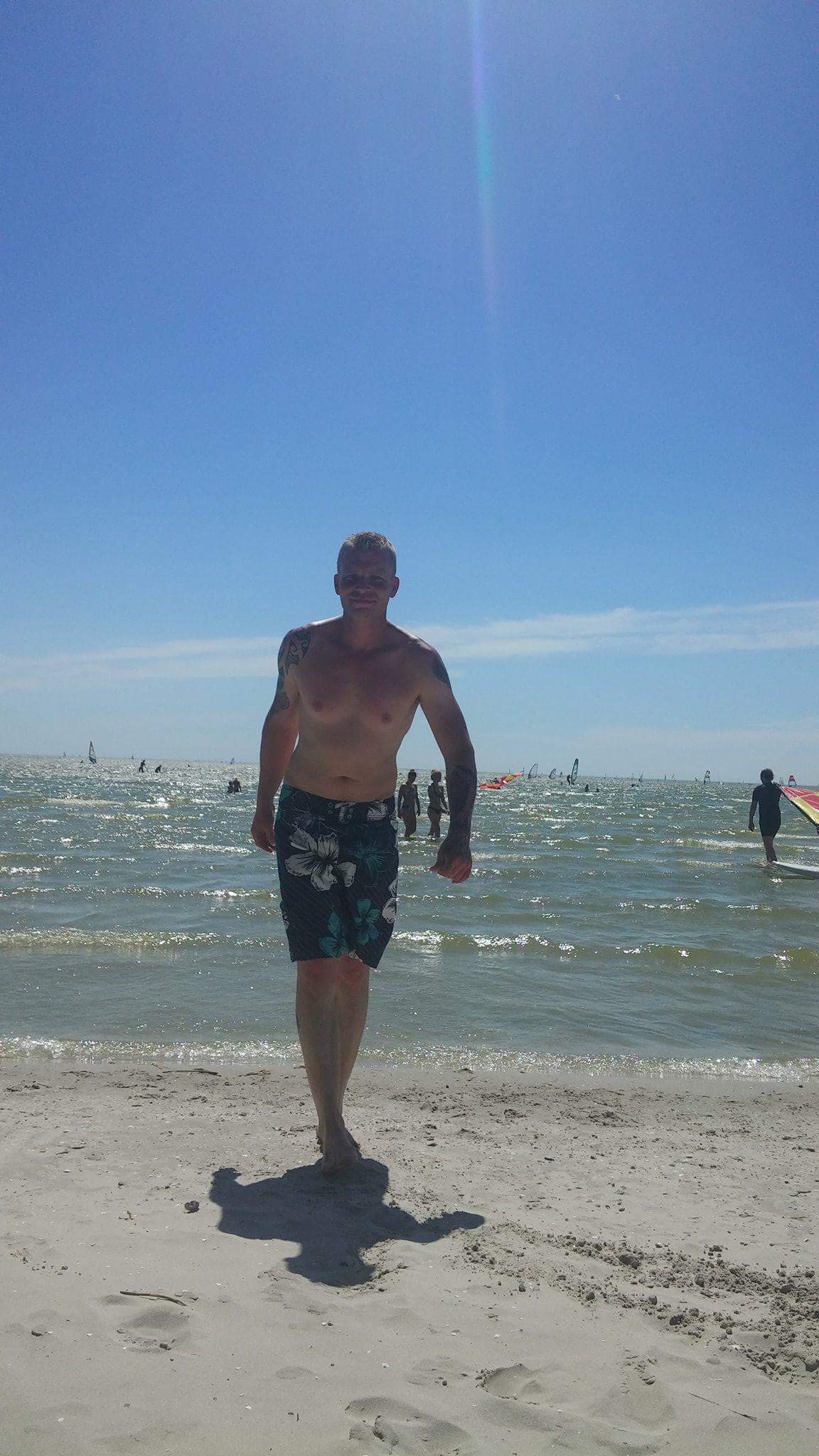 Date Nu Ben Jong Lief Schoon En Niet Lelijk Of Arrogant , Ben Wel Lief En Erg Geil Heb Een Auto Geld En Bel 0646471889