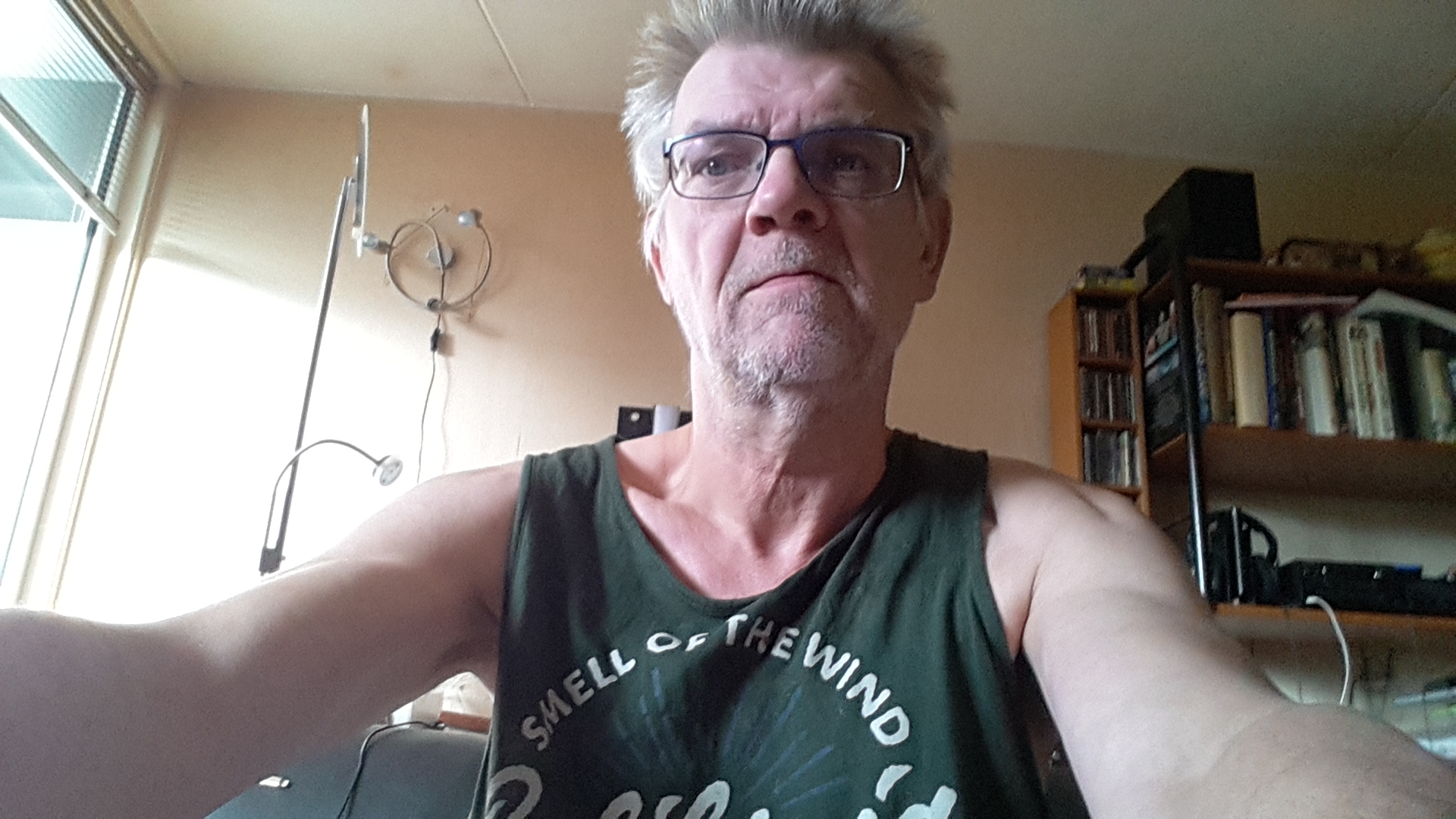 Onderdanig Man Bied Zicht Voor 24/7 Aan Kinky, Extreme & Bizarre Sm