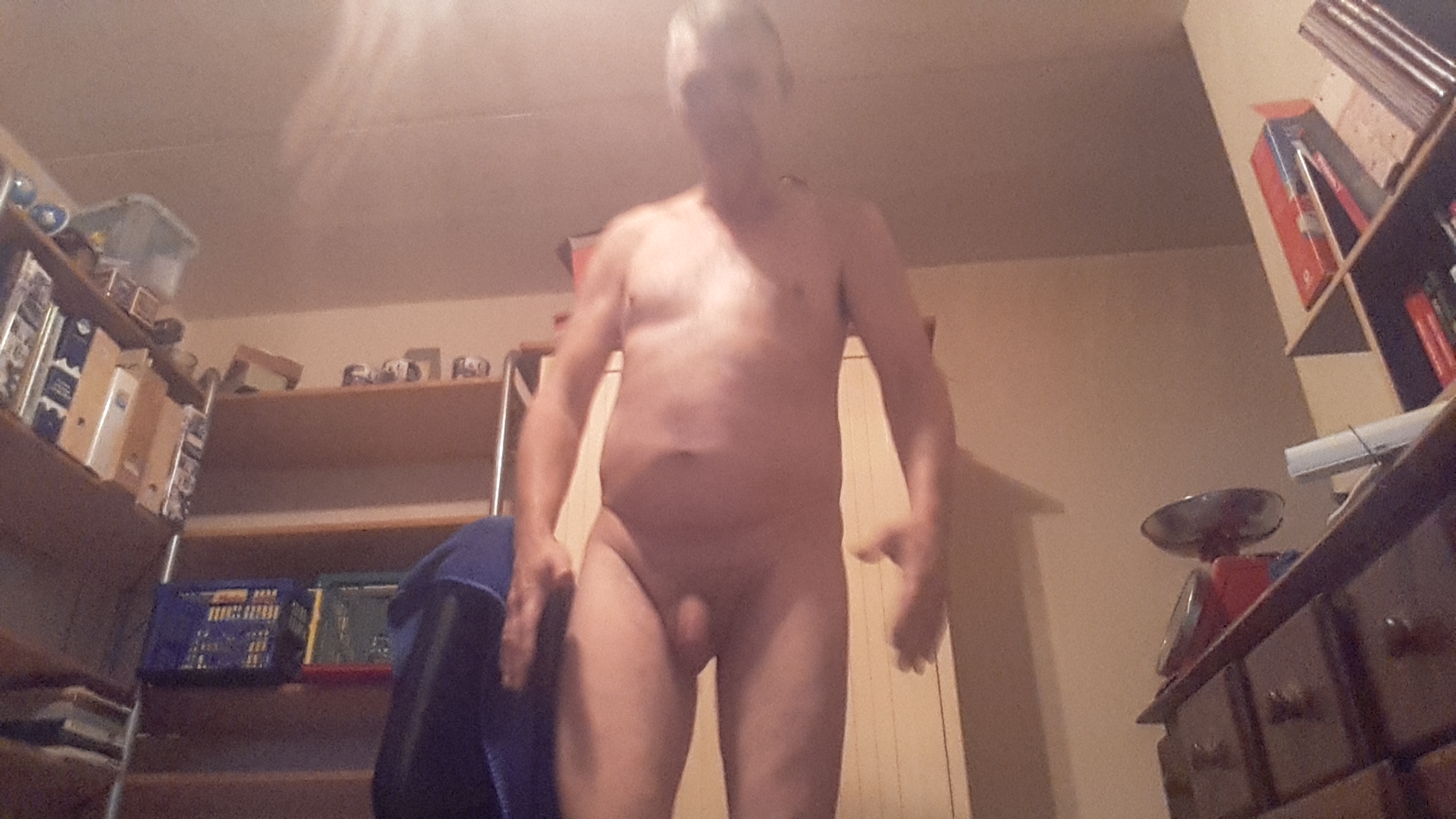 Onderdanig Man Bied Zicht Voor 24/7 Aan Kinky, Extreme & Bizarre Sm