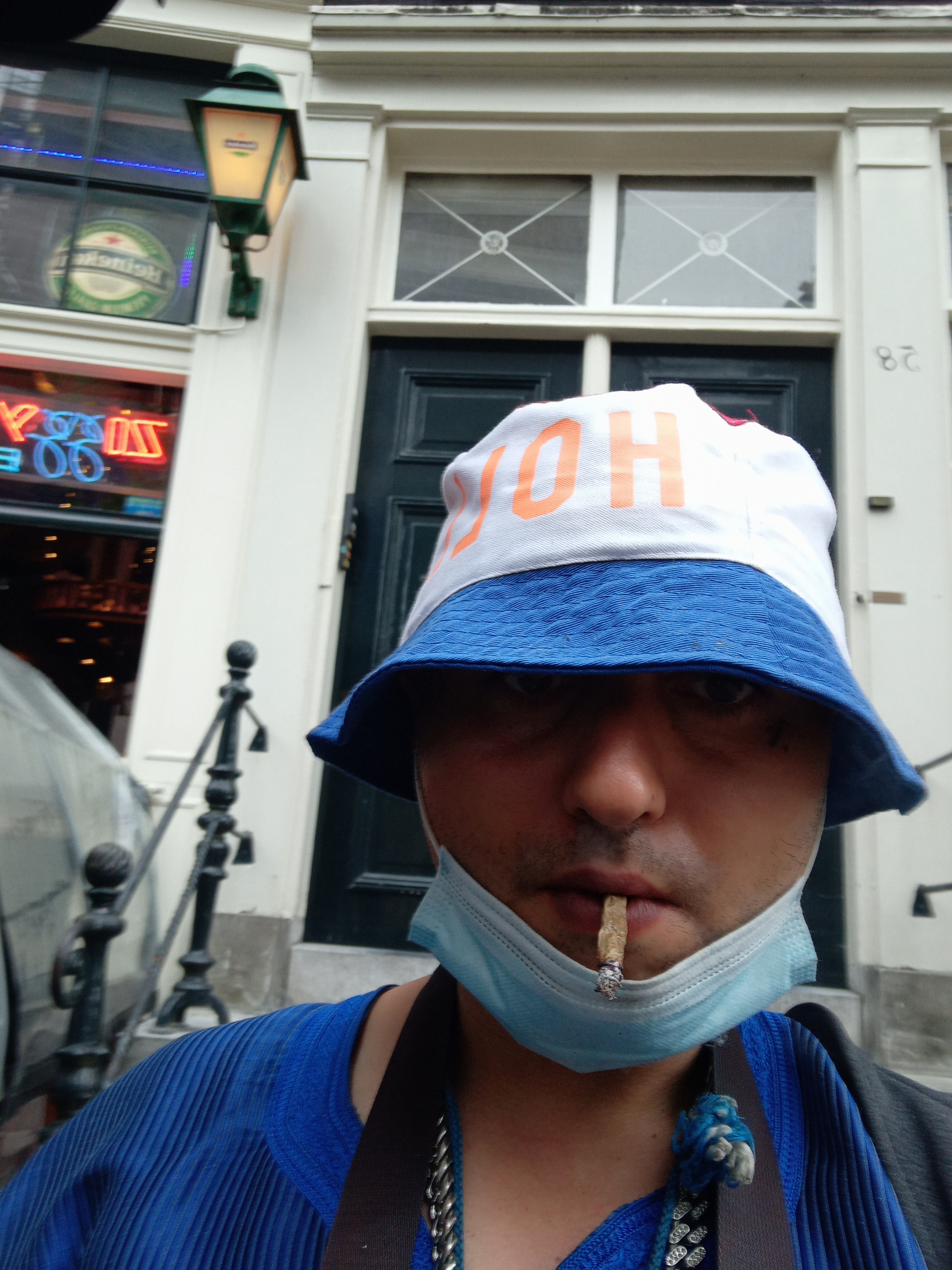 Welke Vrouw Durft Me Een Knietje In Me Kruis Te Geven? Bdsm