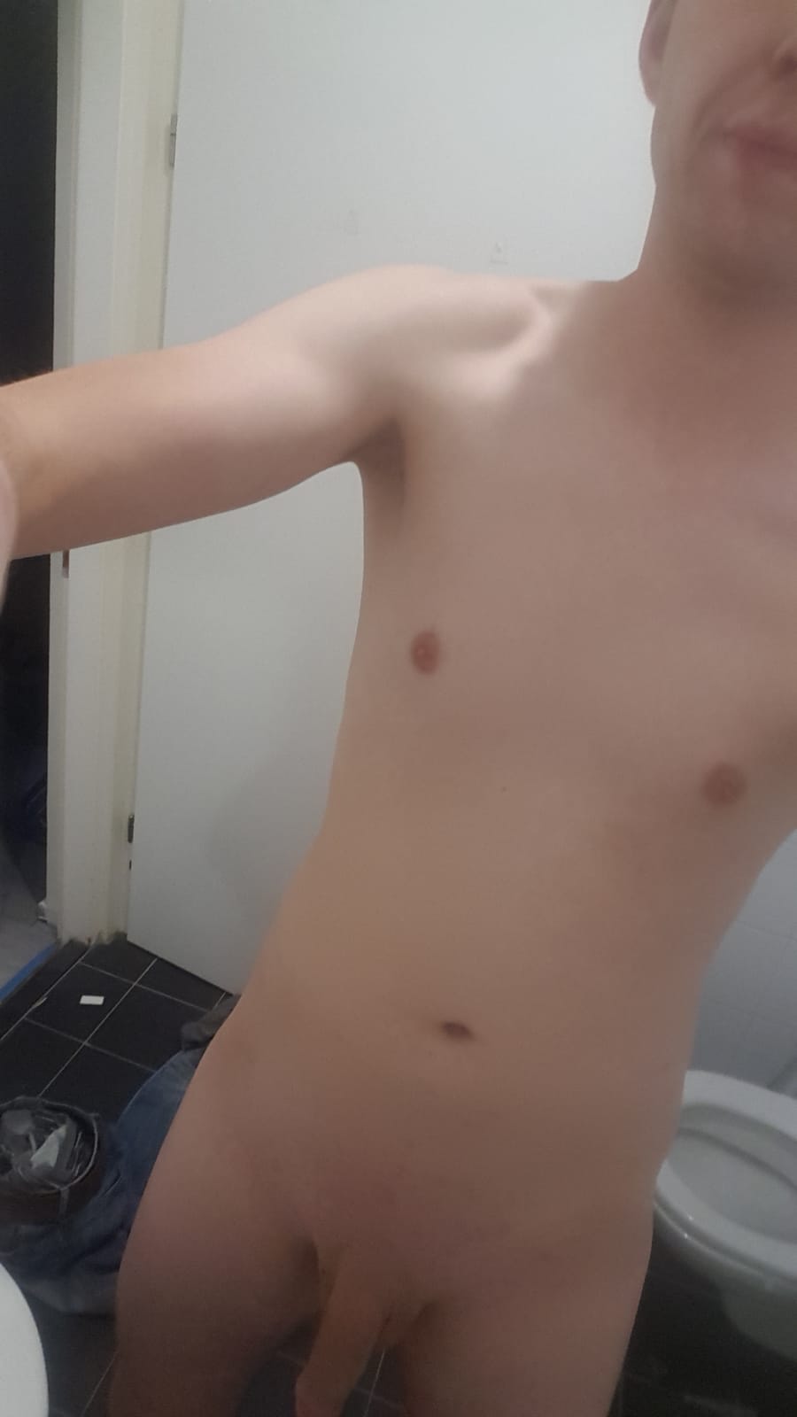 Onervaren Jongeknul Man Zoekt Vrouw