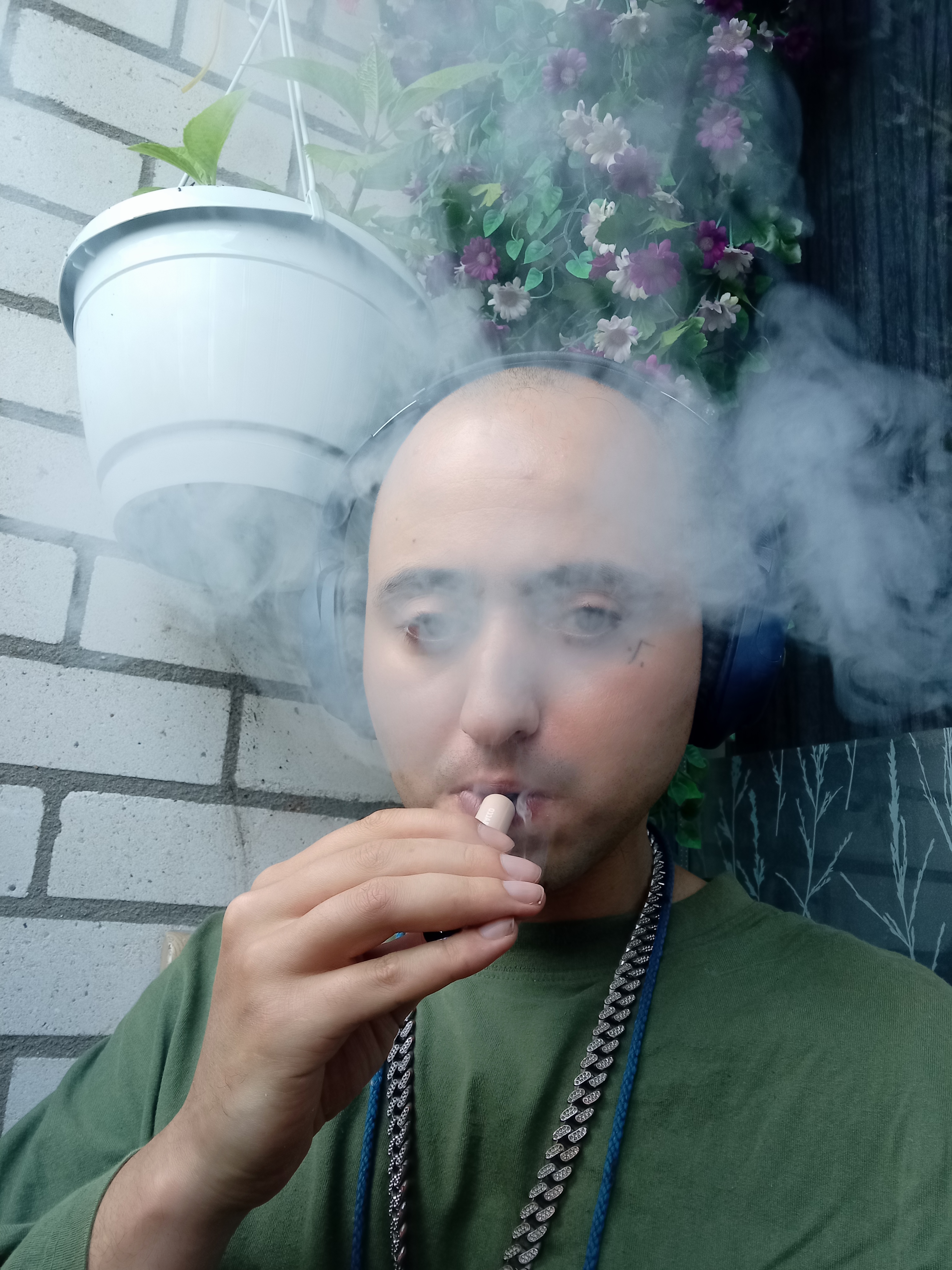 Welke Vrouw Durft Me Een Knietje In Me Ballen Te Geven?