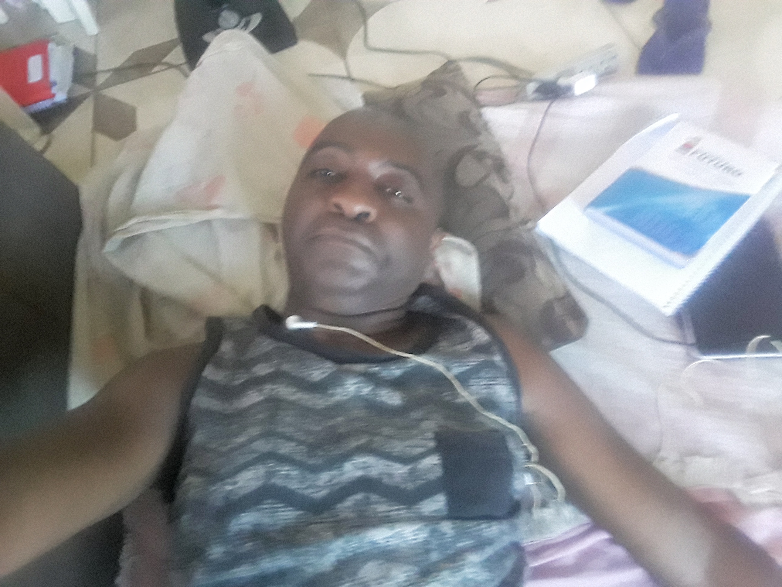 BRAZILIAAN ZWARTENMAN 100%AKTIVE UIT RIO DE JANEIRO STAD BRAZILIE. Man Zoekt Man