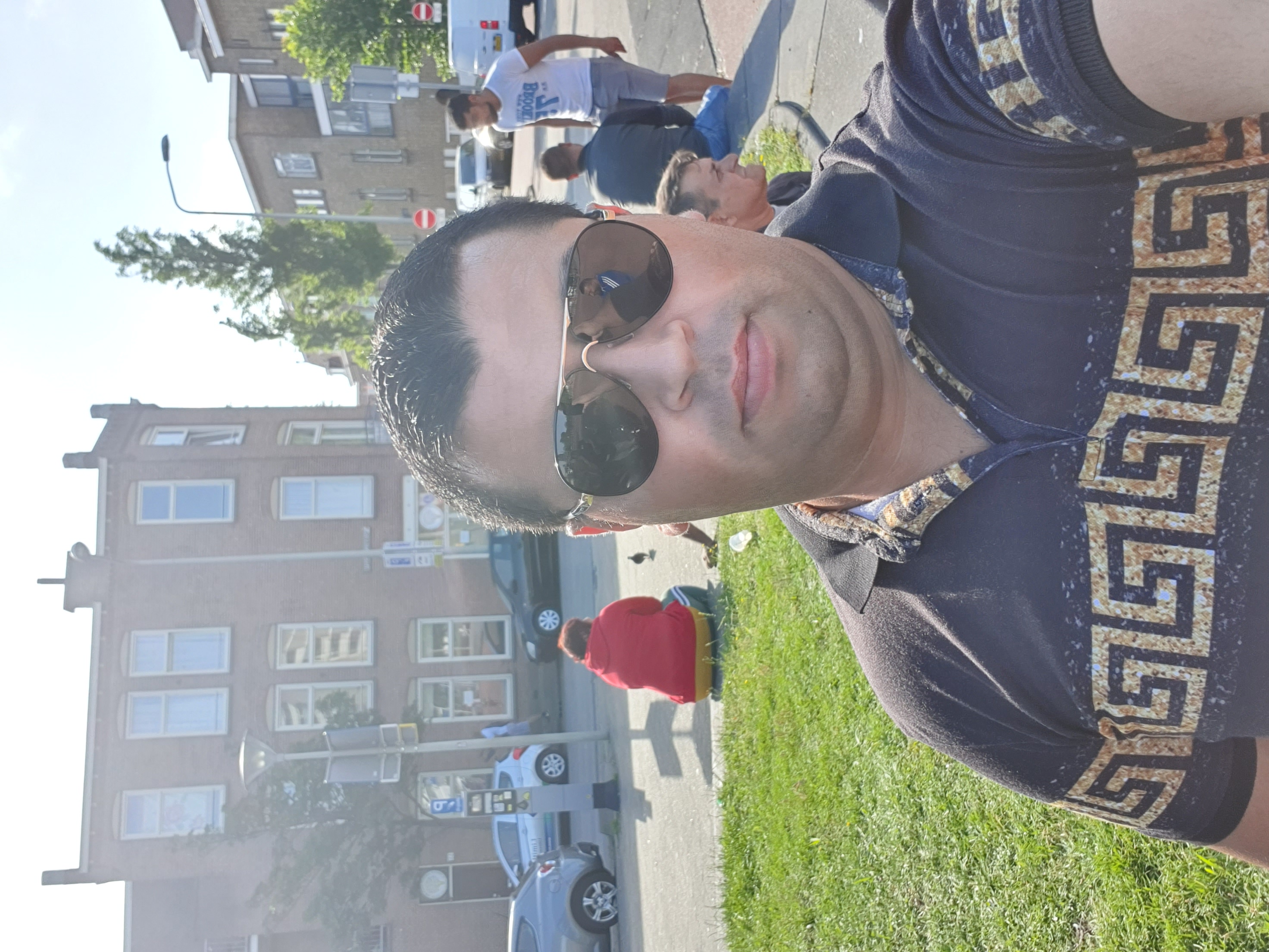 Ik Woon Al 15 Jaar In Den Haag, Ik Ben Niet Getrouwd, Ik Ben Op Zoek Naar Vrouwen Die Graag Goede Seks Hebben, Daarom Heb Ik Je Mijn Nummer Gegeven, Ik Zal Een Fout Hebben Gemaakt Bij Het Invullen Van De Registratie, Schrijf Me Op
