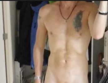 Dom Op Zoek Naar Sub, Slet, Slavin, Cuckoldress, Fuckbuddy Dominant Aangeboden