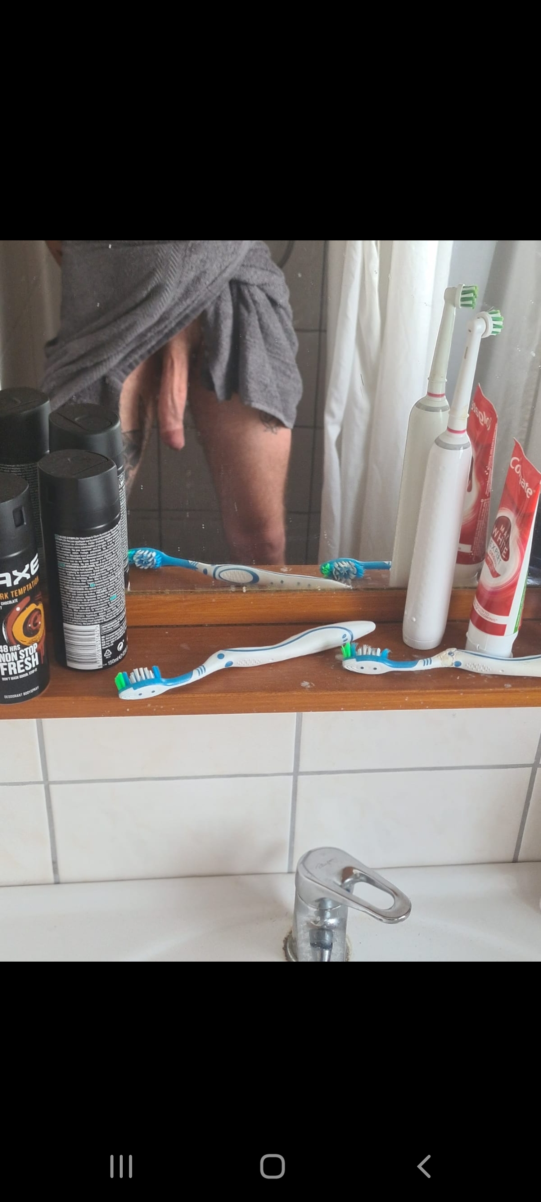 Jonge Man Zoekt Oudere Vrouw Om Te Verwennen Man Zoekt Vrouw