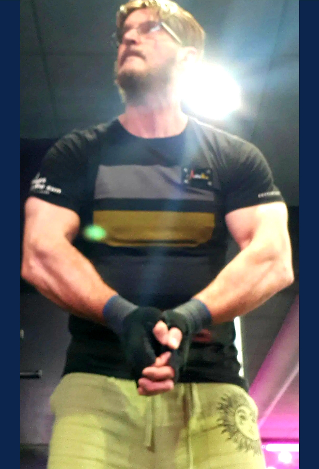 Gespierde Masseur Voor Mannen En Vrouwen Erotische Massage