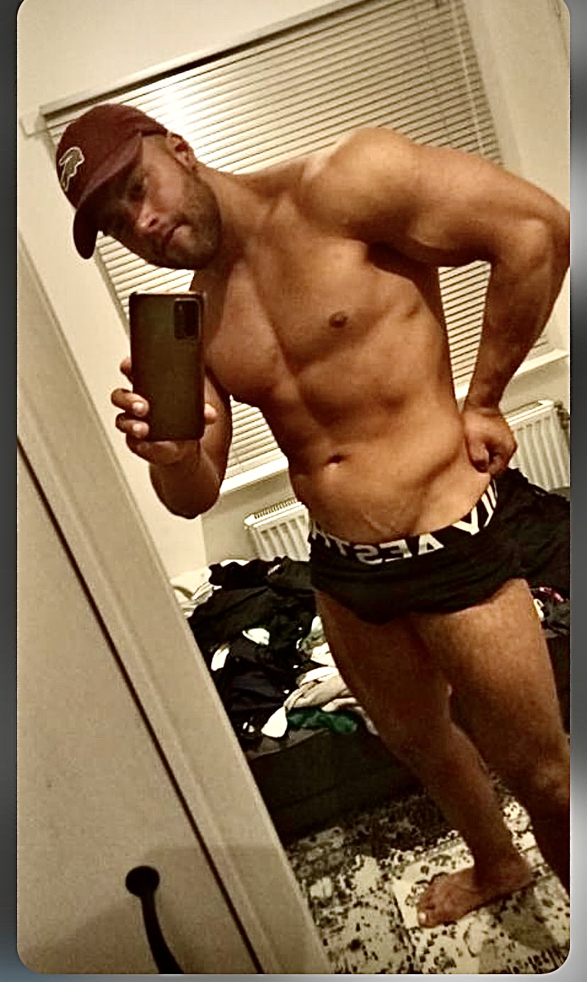 Jonge Afgetrainde Twink Gay Escort Aangeboden