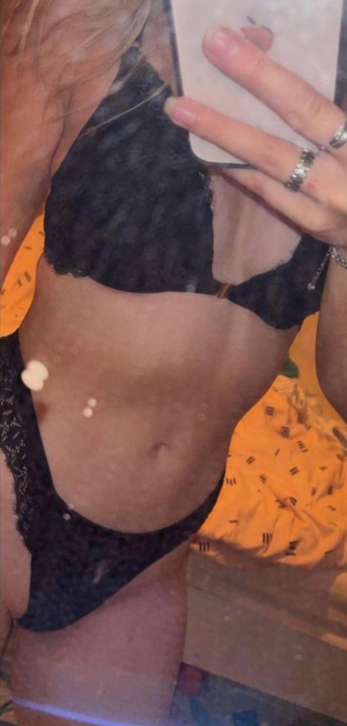 Nederlandse Amber Voor De Wildere Dates Xxx Escort & Hotel Ontvangst