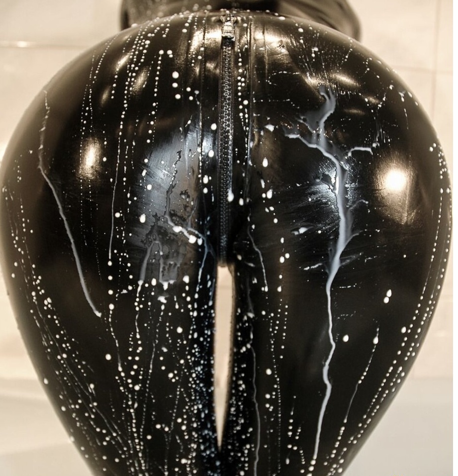 Een Sensuele En Hete Minnares Met Klasse En Rijke Fantasie. Bdsm