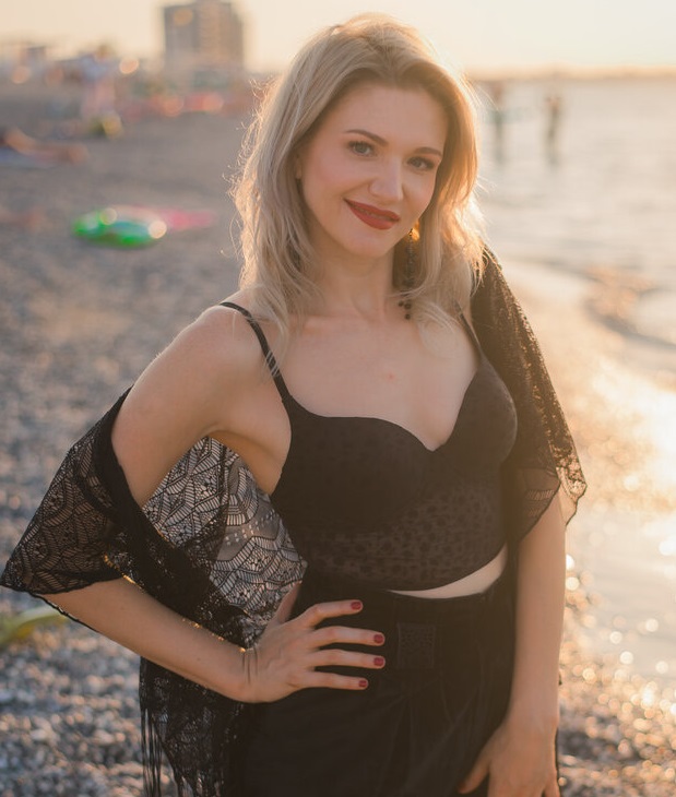Wie Weet Heb Ik Toch Ergens Een Serieuze Date? Vrouw Zoekt Man